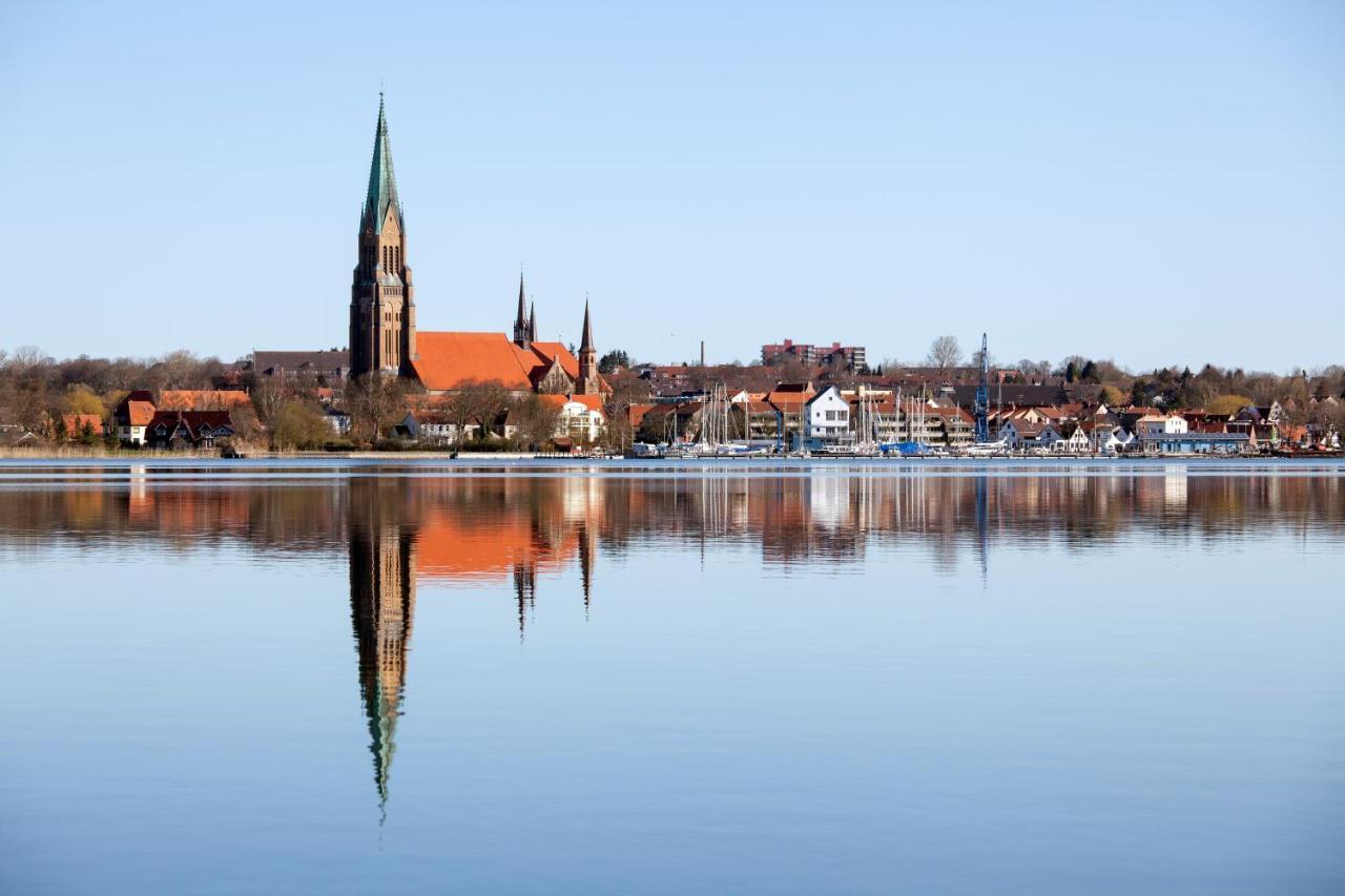 Hausboot Hilja Hotel Schleswig Exterior foto